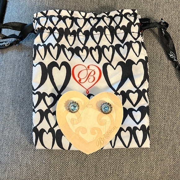 Brighton Twinkle Mini Post
Earrings. TWINKLE SAPPHIRE MINI POST EARRINGS Blue. - Picture 4 of 8